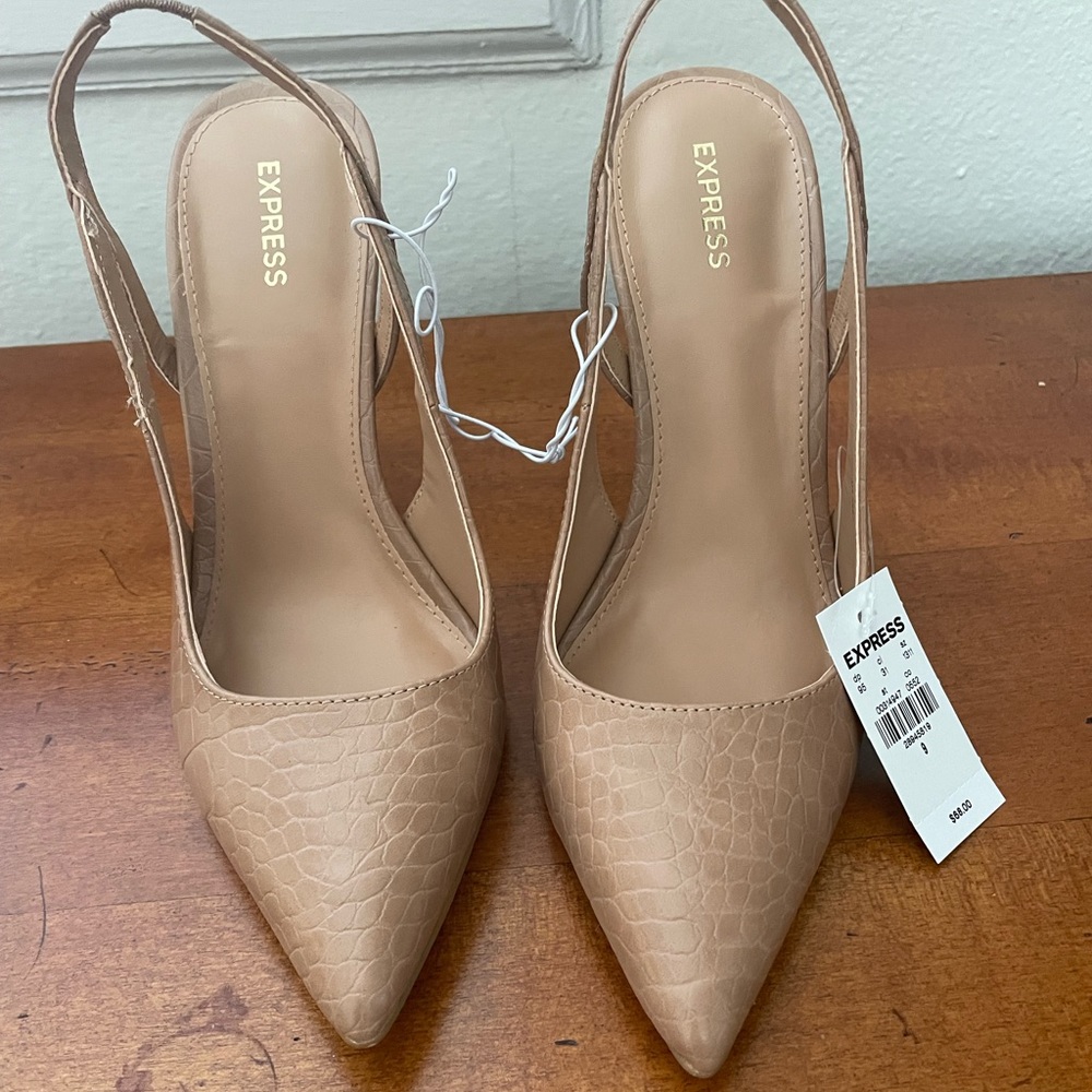 Express BRAND NEW Embossed heels